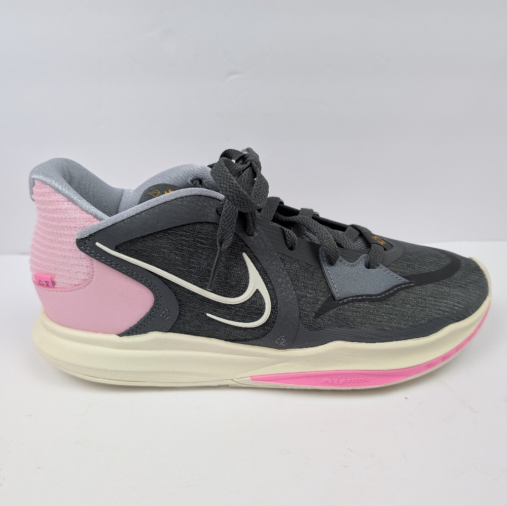 Nike Kyrie Women's 10 / Men's Size 8.5 Iron Grey Coconut Milk Low 5 Tennis Shoes